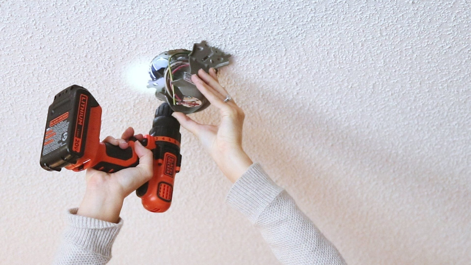 How Much Does it Cost to Install a Ceiling Fan?