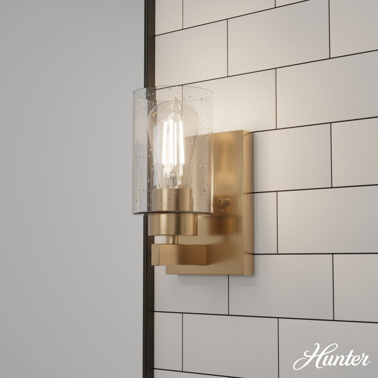 13072_1_hartland_1_light_sconce-alturas_gold-lifestyleimages1c