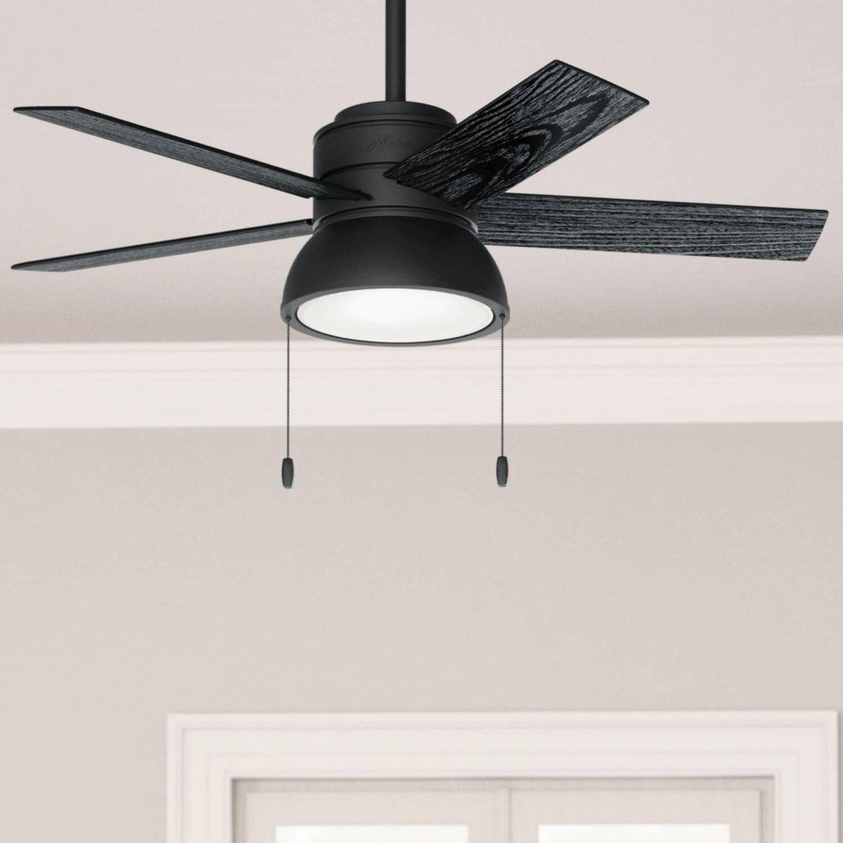 51139_6 44 inch lilliput with led light matte black lifestyleimages1c